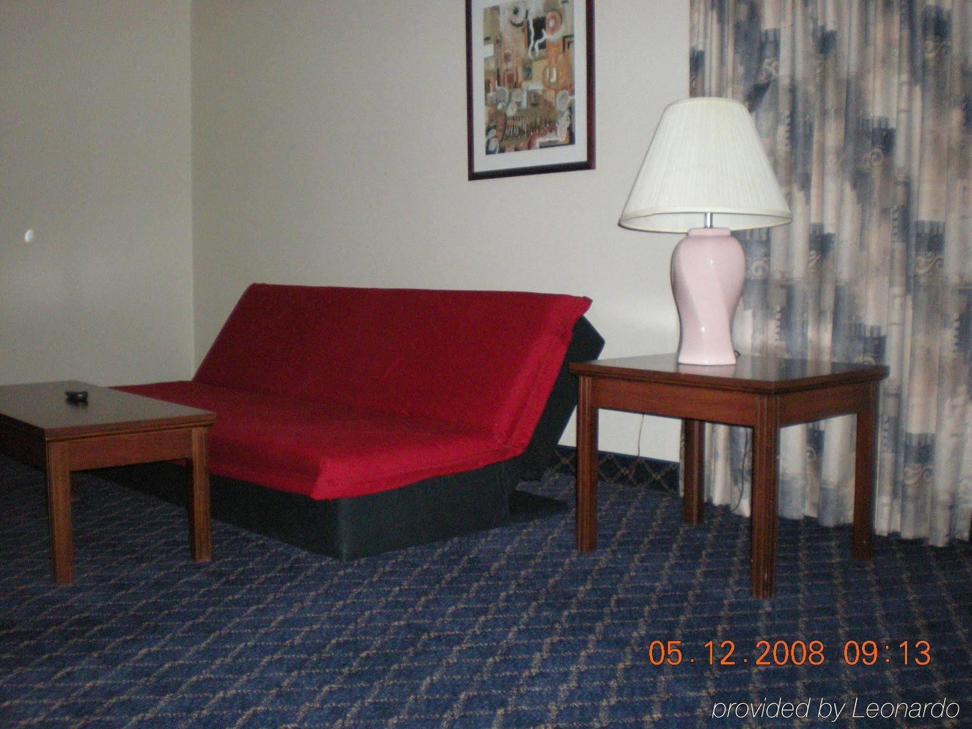 Regency Inn & Suites West Springfield Exterior photo